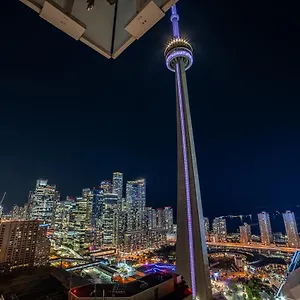  Appartement Designer W/ Cn Tower View & Parking Canada