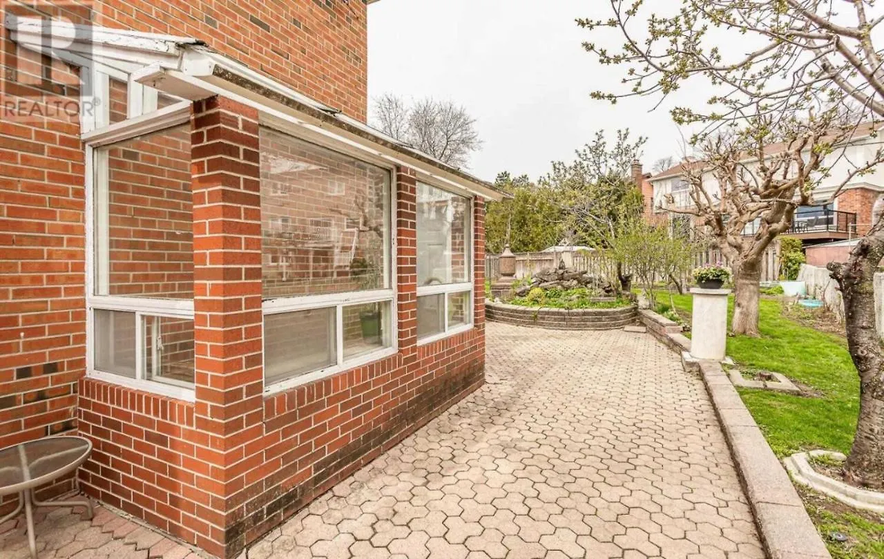 A Home Away Toronto Homestay